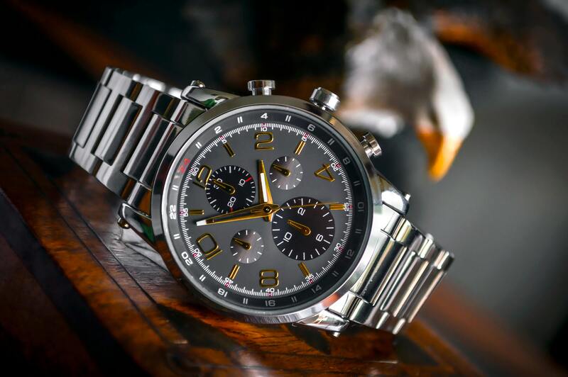 montre en métal